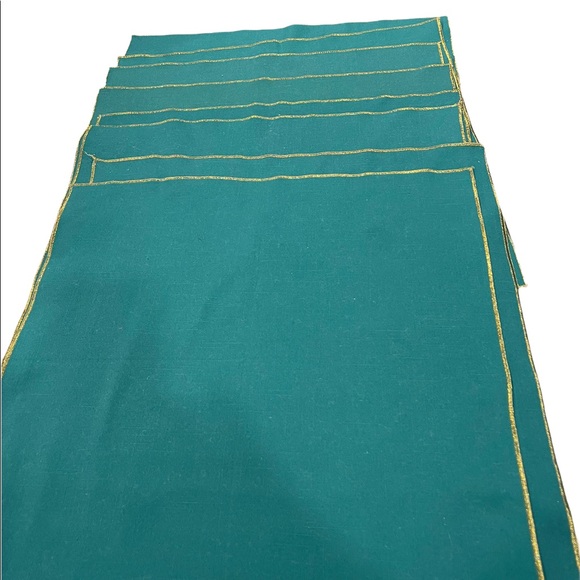 8 green with gold trim dinner table napkins, Large,18 inches  x 18 x18 x18 - Picture 2 of 6